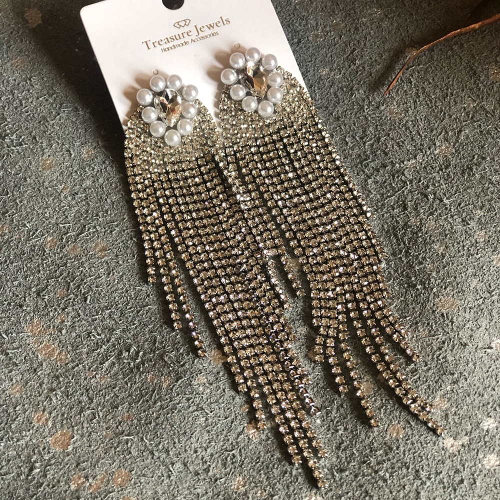 Pearl & Crystal Statement Earring